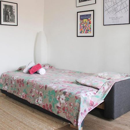 Cozy Apartment At The Gates Of Paris Le Pre-Saint-Gervais ภายนอก รูปภาพ
